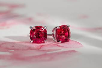 Crimson Red de Gübelin Jewellery, hommage aux rubis d’exception